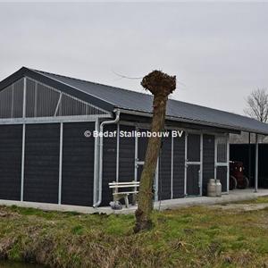 stal voedergang en opslagruimte