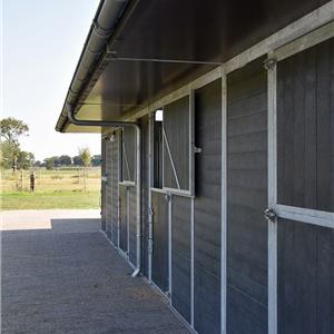 buitenstal stallen met garage