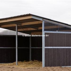 Stal mit offen Seite & einlaufstal