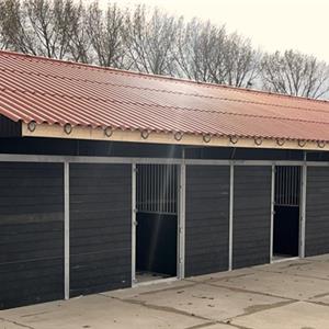 Stal mit offen Seite & einlaufstal