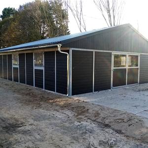 stal met middengang type barn