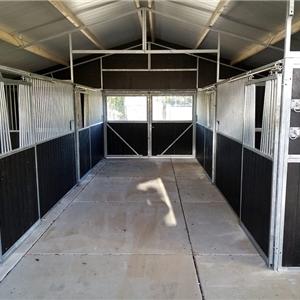 stal met middengang type barn