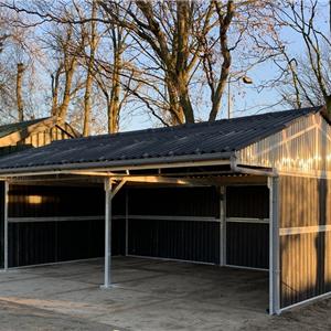 Shelter stable