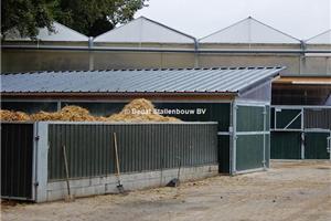 maatwerk buitenstal draaibare tussenwanden