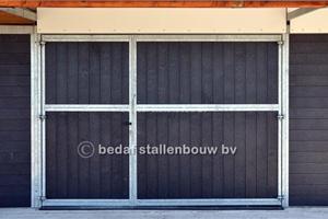 aanbouw stal bestaande loods