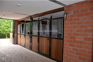 luxe binnenboxen en deuren BEDAF Stallenbouw BV